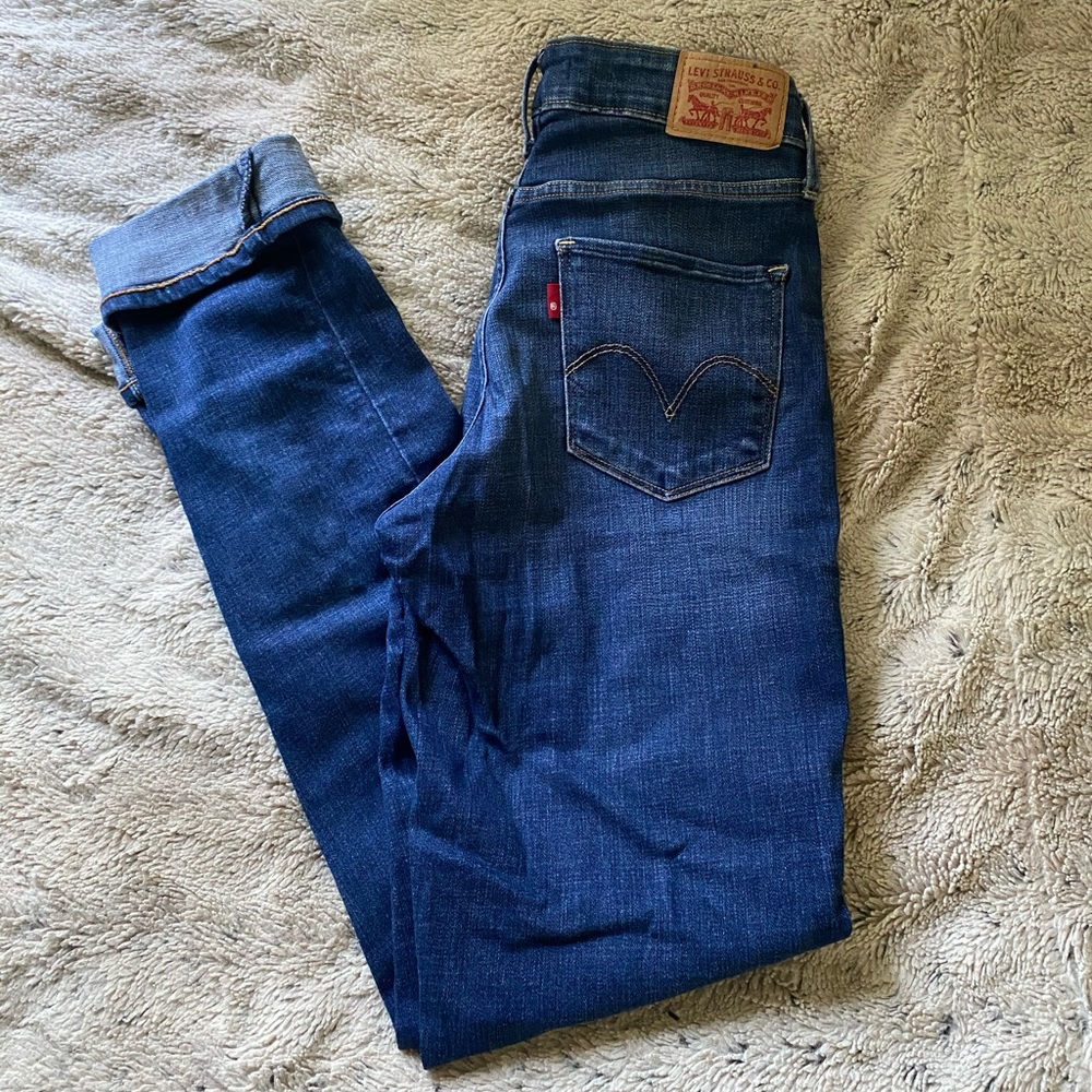 Levi’s Mid-Rise Skinny Jeans